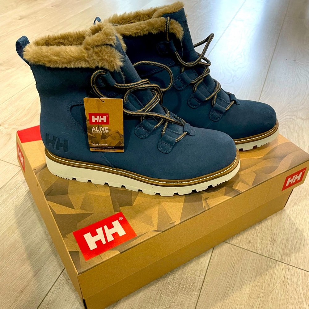 Brand New (with tag) Helly Hansen Women’s Boots